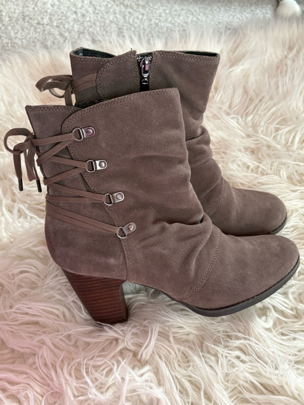 Clarks Artisan Alpine Andi Suede Lace-Up Slouch Booties Size 10